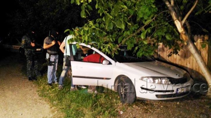 Răfuială cu furci şi topoare: 4 morţi pe o stradă din Focșani. Doi suspecți, dați în urmărire