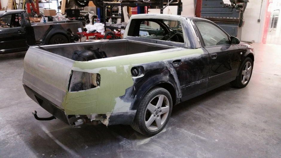 Şi-a bătut joc de o frumuseţe de Audi S4. L-a tăiat în bucăţi şi l-a transformat într-un Audi papuc