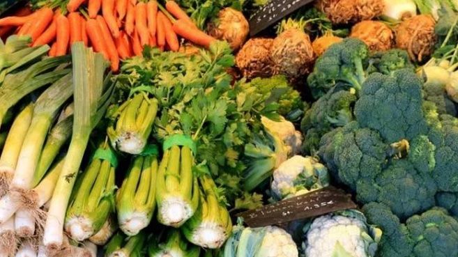 10 alimente cu aproape nicio calorie. Nu trebuie să-ţi lipsească de la masă!