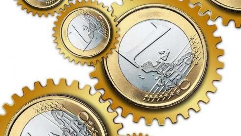 Cursul euro foarte aproape de maximul istoric