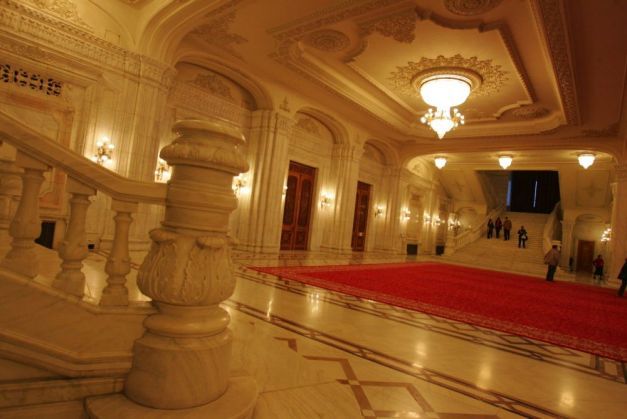 Casa Poporului - secrete ascunse sub cea mai mare clădire din Europa