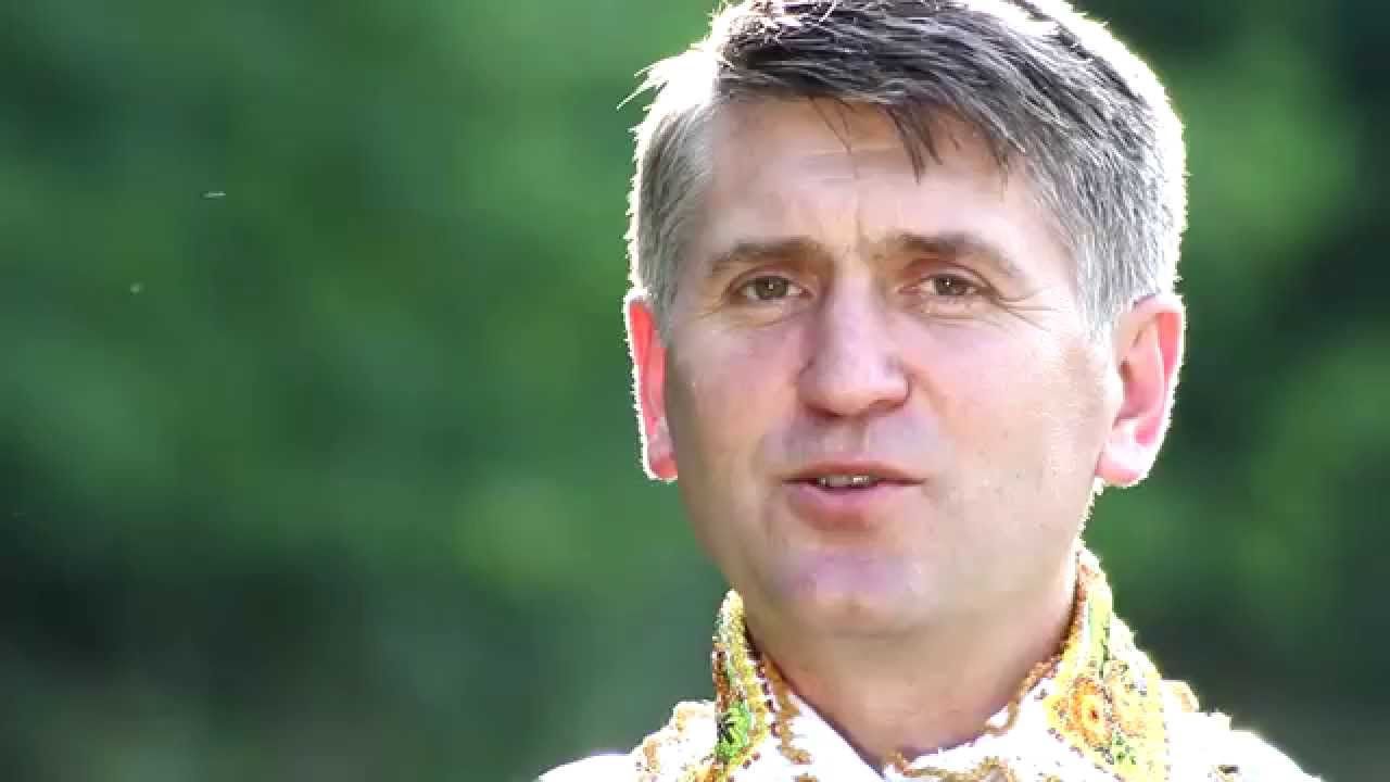 Cine este Cristian Pomohaci, preotul cântăreţ implicat într-un scandal sexual