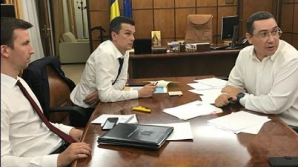 Grindeanu şi Ponta s-au întâlnit cu Daniel Constantin la Palatul Victoria