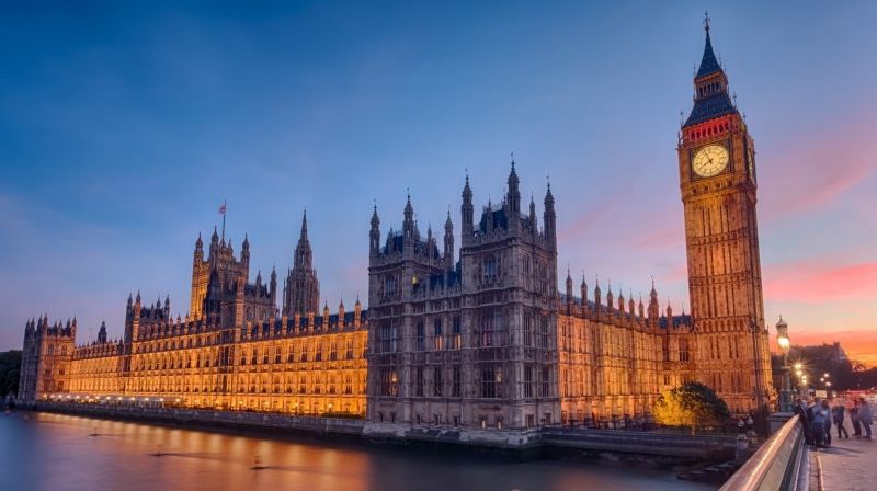 Un fost ministru britanic conservator este acuzat de viol