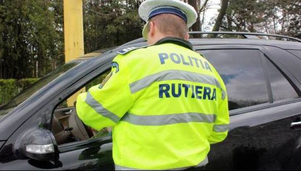 VIDEO. Un poliţist local face dreptate tuturor şoferilor. Ce a făcut agentul