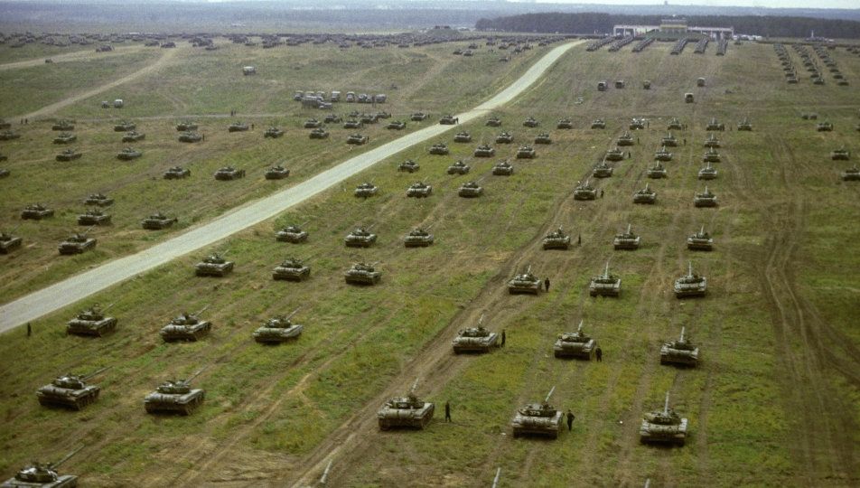 Ultima oră! Rusia a adus 3 divizii motorizate, gata de ofensivă, la granița ucraineană. Ce urmează?