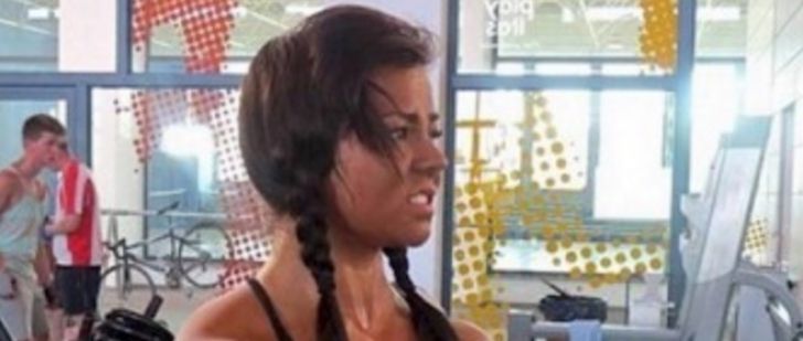 E cea mai sexy brunetă de la sală. Dar când au văzut-o dezbrăcată, bărbaţii au fugit de ea.Cum arată