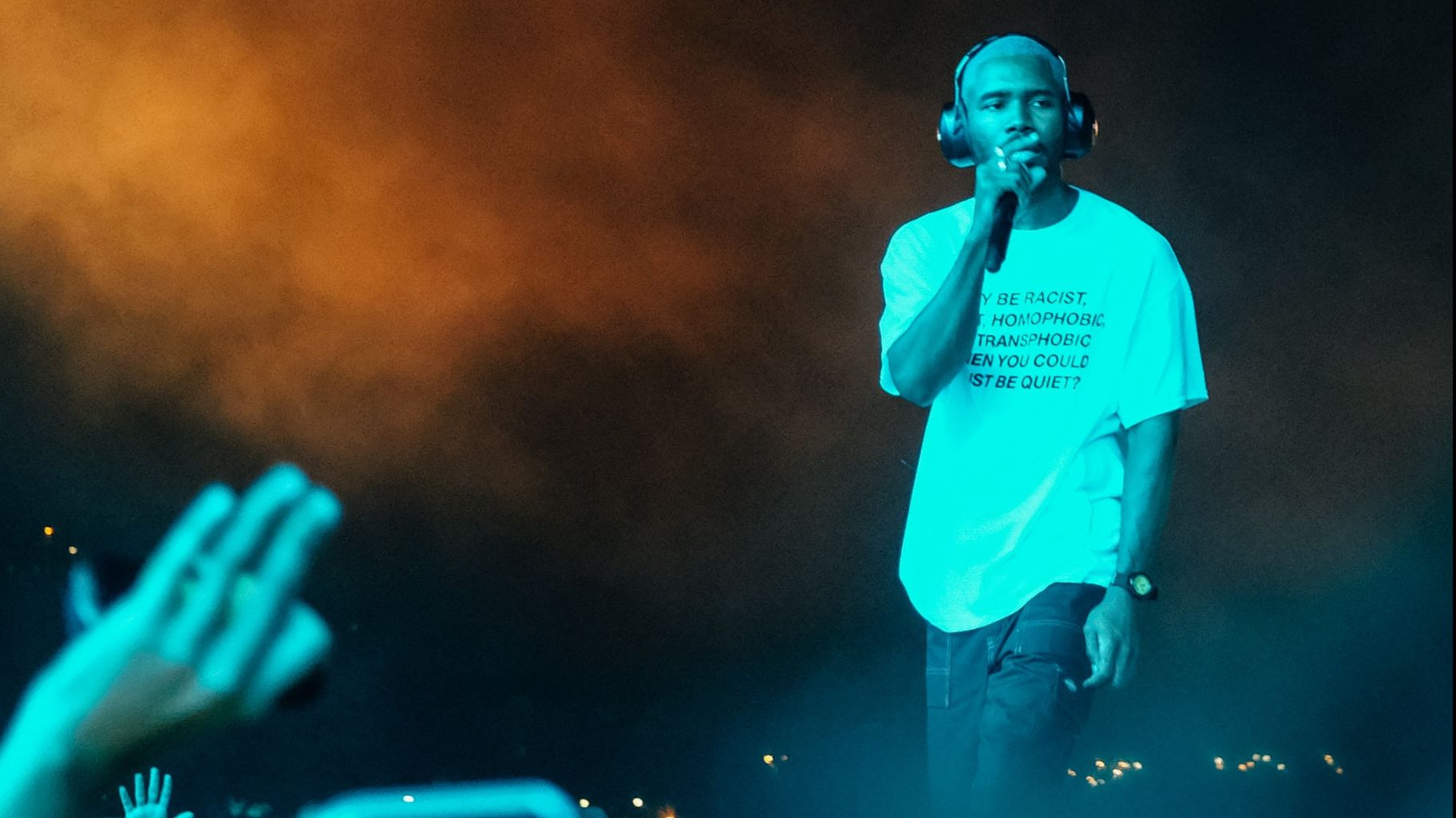 Mesajul de pe tricoul unui RAPPER FAIMOS face ocolul lumii