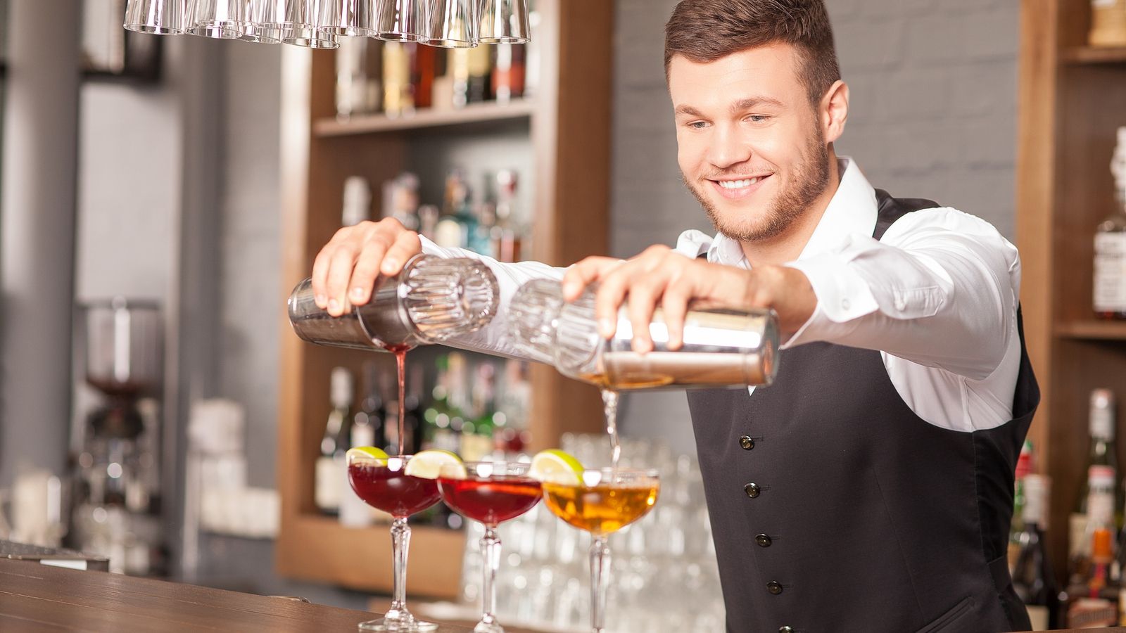 Băuturile pe care un barman nu le-ar comanda niciodată