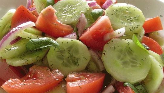 Nu mai mânca niciodată roșii și castraveți în aceeași salată. Iată motivul