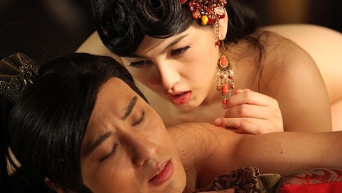 Cum fac sex chinezii. Poziţia "maimuţica supărată căţărată în copaci". Ce presupune