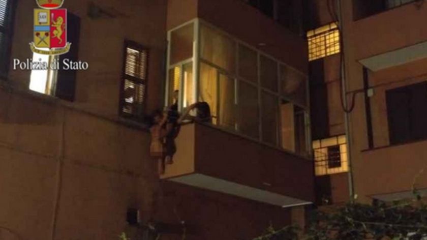 O româncă din Italia s-a certat cu un bărbat și a luat o decizie ȘOCANTĂ. A fost chemată ambulanța