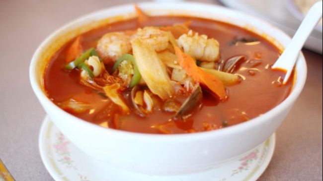 Top cele mai ciudate supe din lume: nu o să-ți vină să crezi ce conțin! Ai mânca așa ceva?