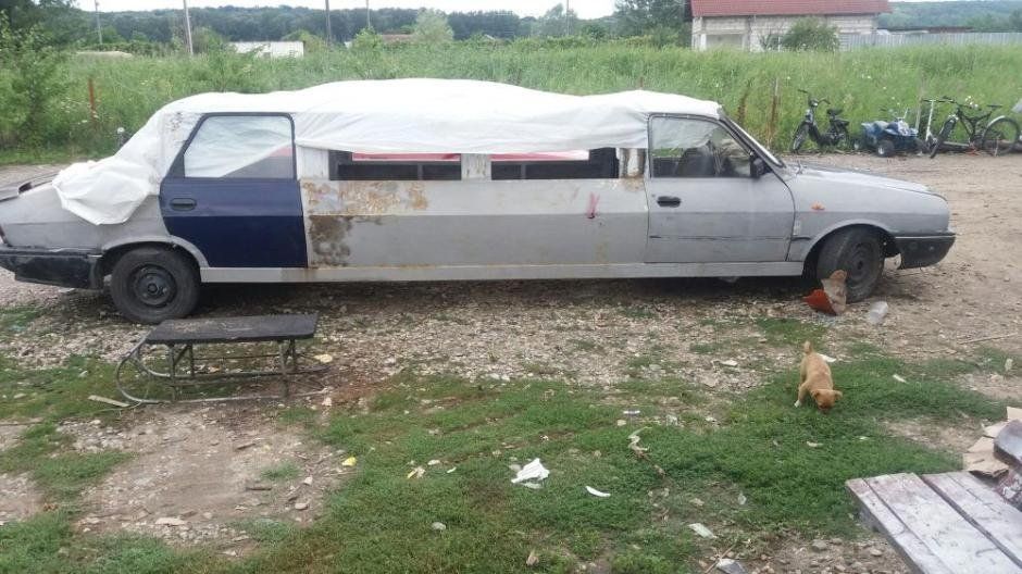 Cea mai ciudată Dacie 1310 din România. Are 7 metri lungime. Oamenii, şocaţi când au văzut-o