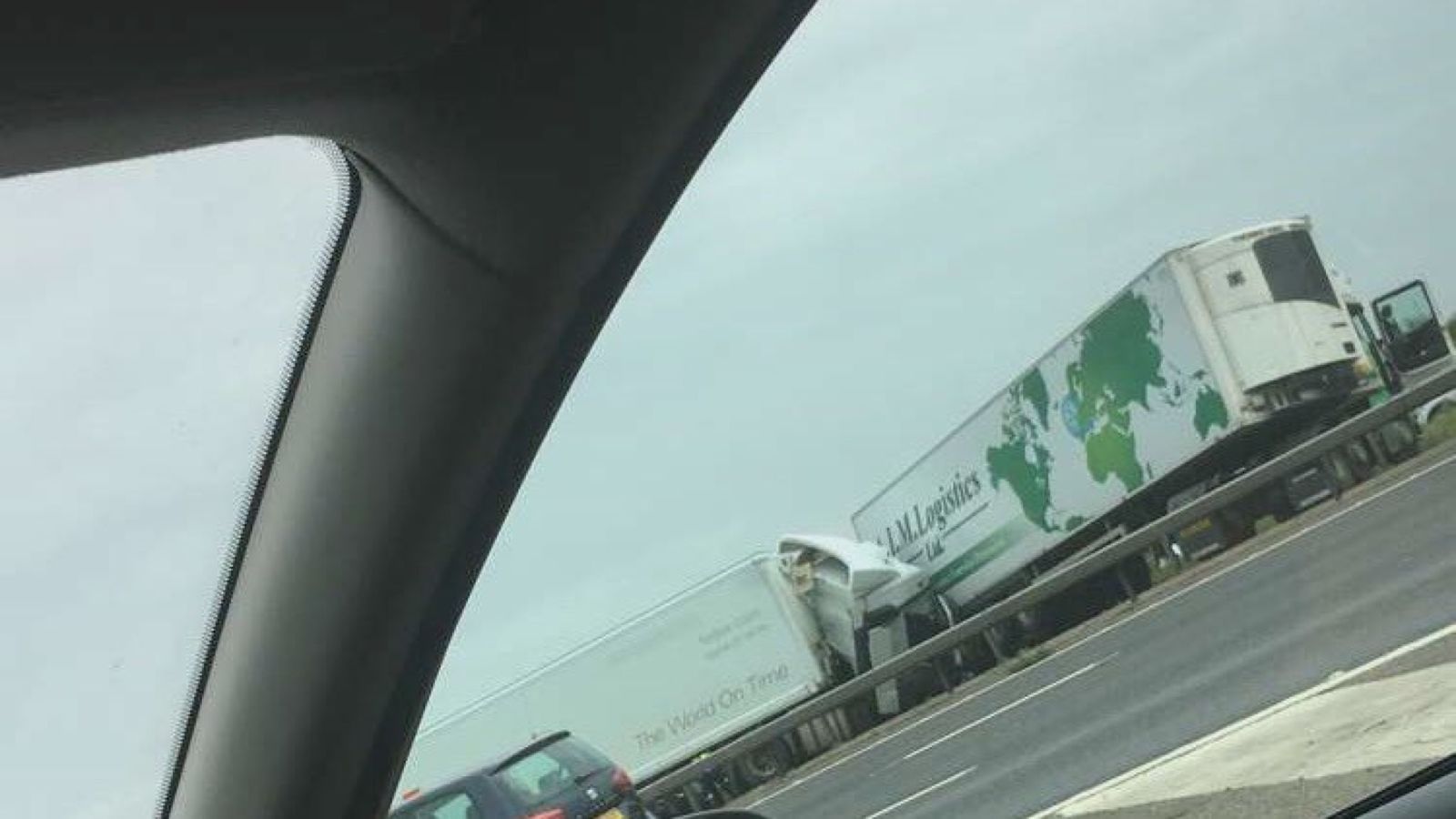 Vacanță sfârșită tragic. Opt morți și 4 răniți într-un accident cumplit pe autostradă