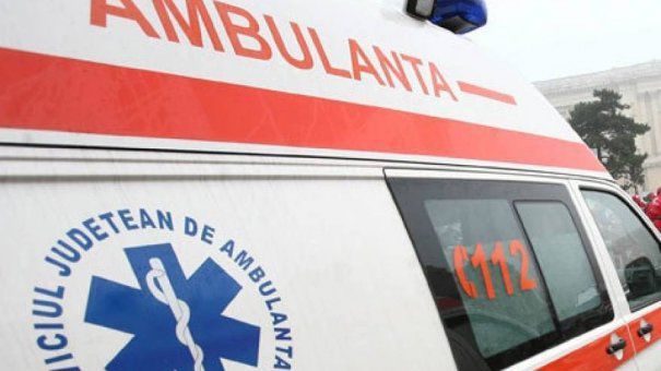 Două surori, lovite în plin de o mașină condusă de un minor beat