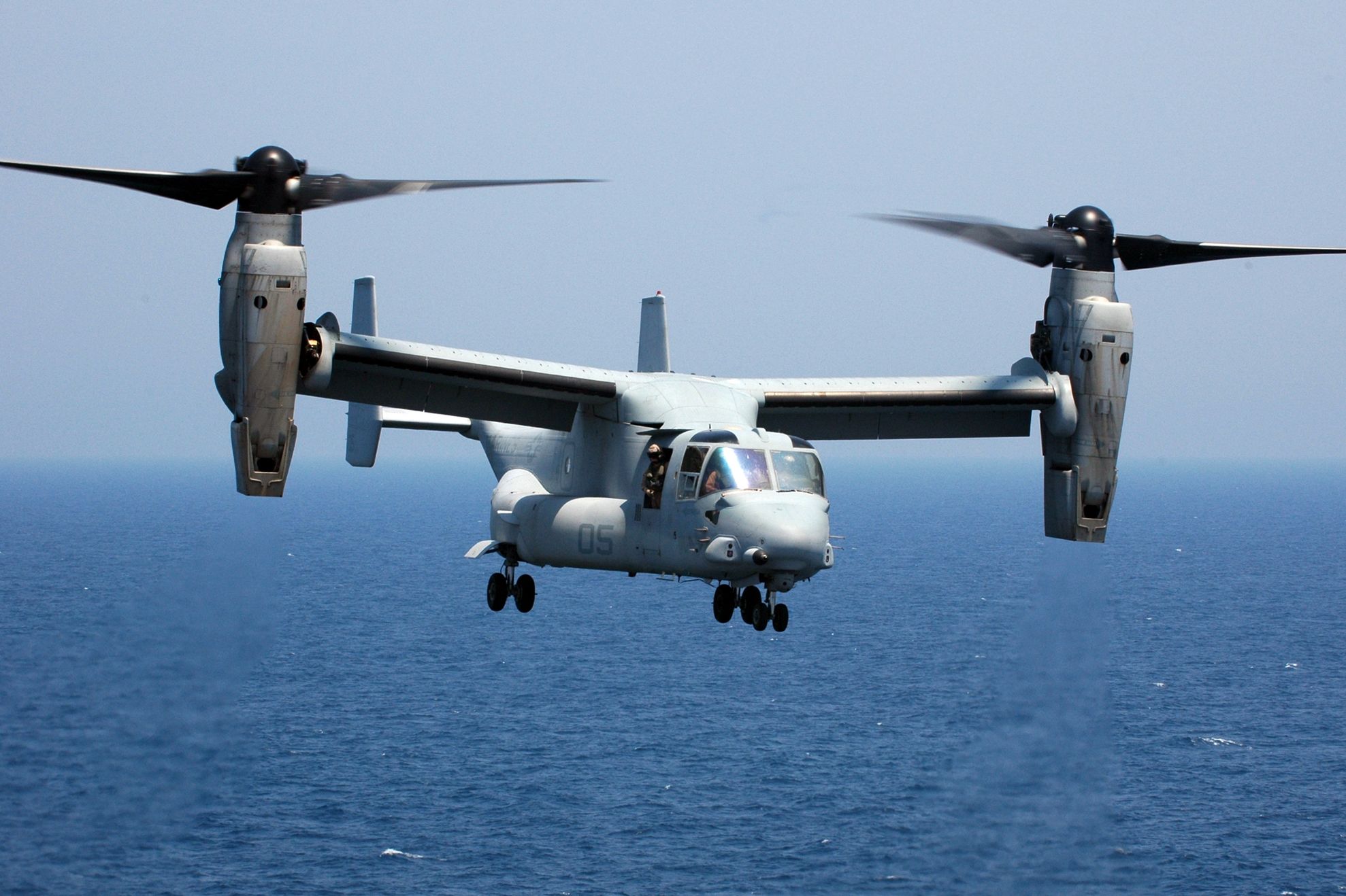 Un avion militar american s-a prăbuşit în Oceanul Pacific. Câte persoane sunt dispărute