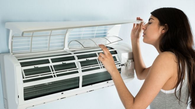 O tânără a paralizat din cauza aerului condiţionat: "Am faţa deformată"  