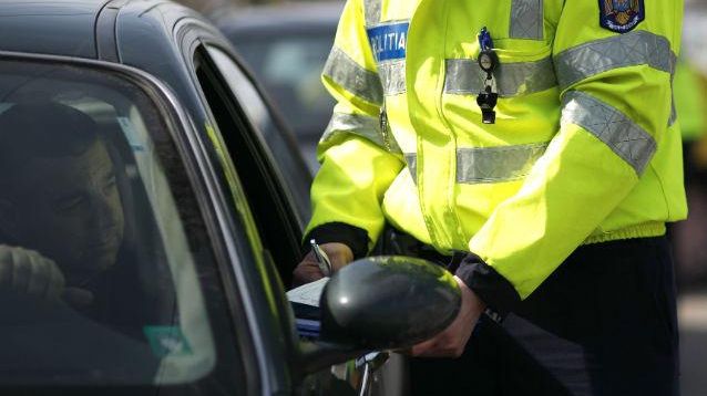 VIDEO. Noi dezvăluiri despre poliţiştii acuzaţi de luare de mită. Ce sume cereau şoferilor 