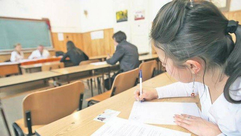 Luni începe sesiunea de toamnă a Bacalaureatului 2017. Calendarul examenelor şi modele de subiecte
