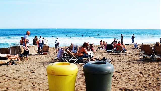  Ce au găsit medicii în aceste băuturi vândute pe plajă. Ne pot îmbolnăvi grav