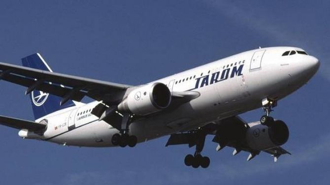 O aeronavă TAROM a aterizat de urgență pe aerportul din Iași