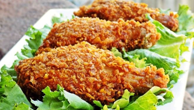 Un bucătar a făcut publică reţeta puiului crispy de la KFC