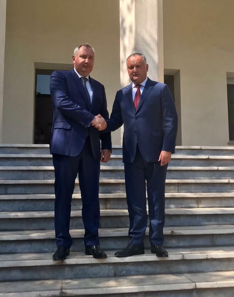 Galerie Foto. Dmitri Rogozin şi Igor Dodon s-au întâlnit, în final. Ce au stabilit