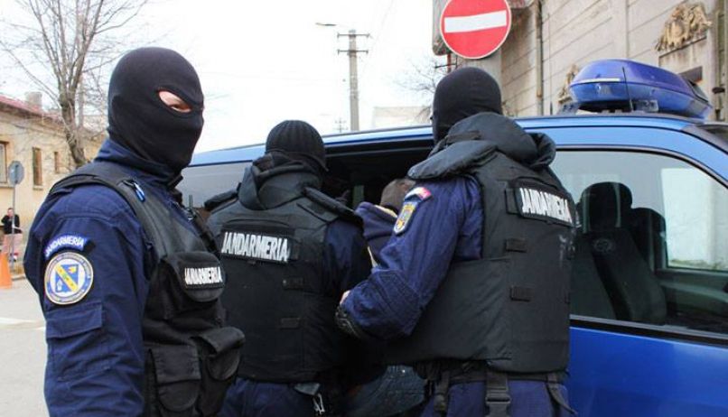 Percheziţii de amploare la un grup de cămătari