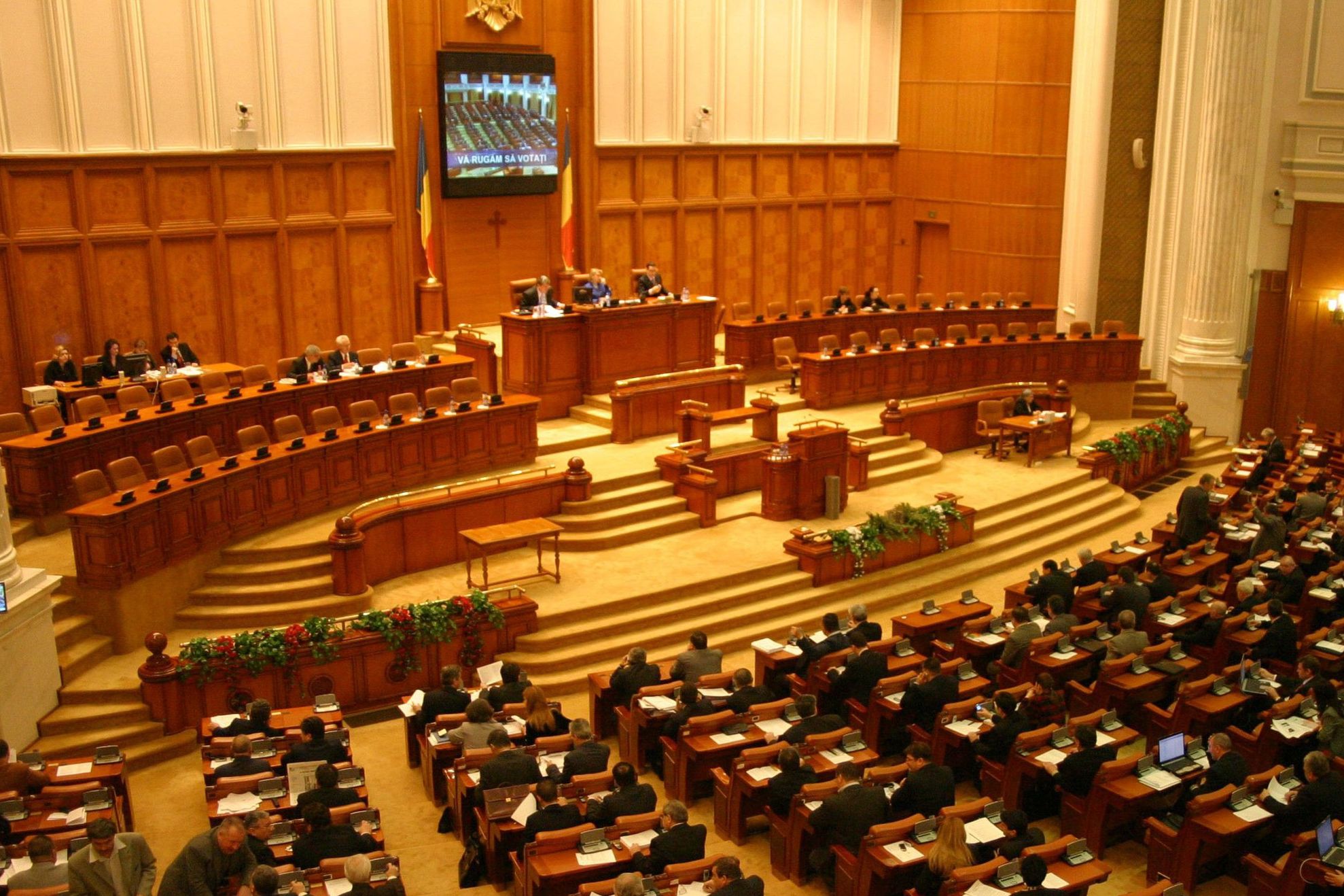 Începe sesiunea parlamentară de toamnă. Ce priorităţi au deputaţii şi senatorii
