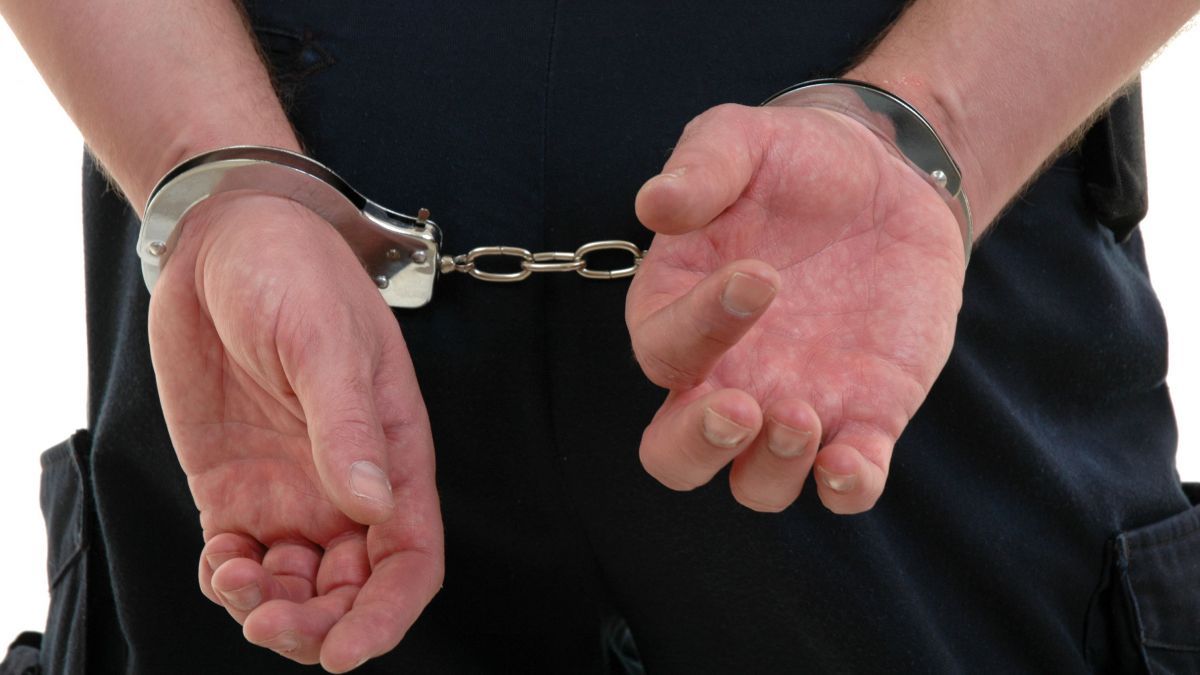 Doi agenți de poliție, reținuți pentru luare de mită