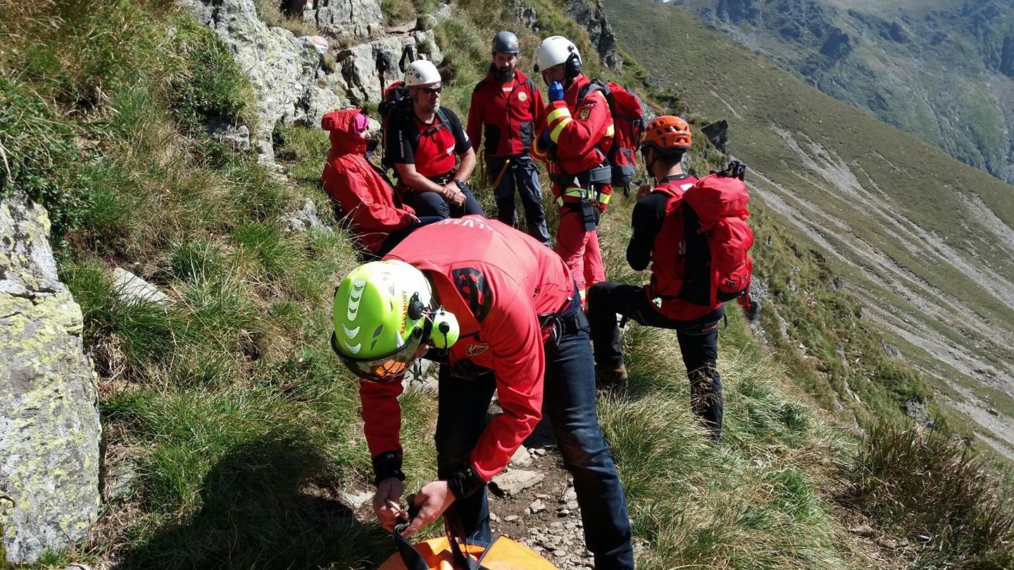 Salvamontiștii, luaţi peste picior. Motivul incredibil pentru care au fost chemaţi
