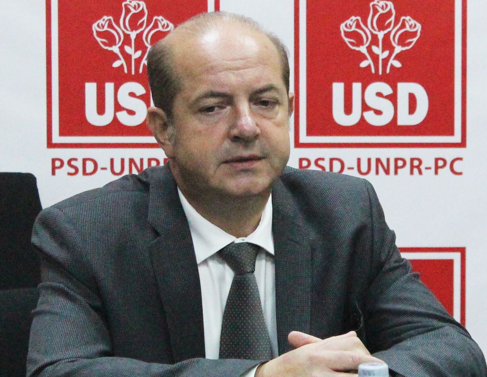 Primarul Alexandriei şi-a dublat salariul, câştigă cât Iohannis. Angajaţii, evaluaţi pentru mărire