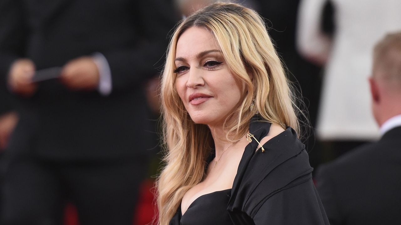 Madonna se mută la Lisabona