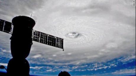 Alertă la Miami! Ochiul uraganului Irma ar putea DĂRÂMA zgârie-norii