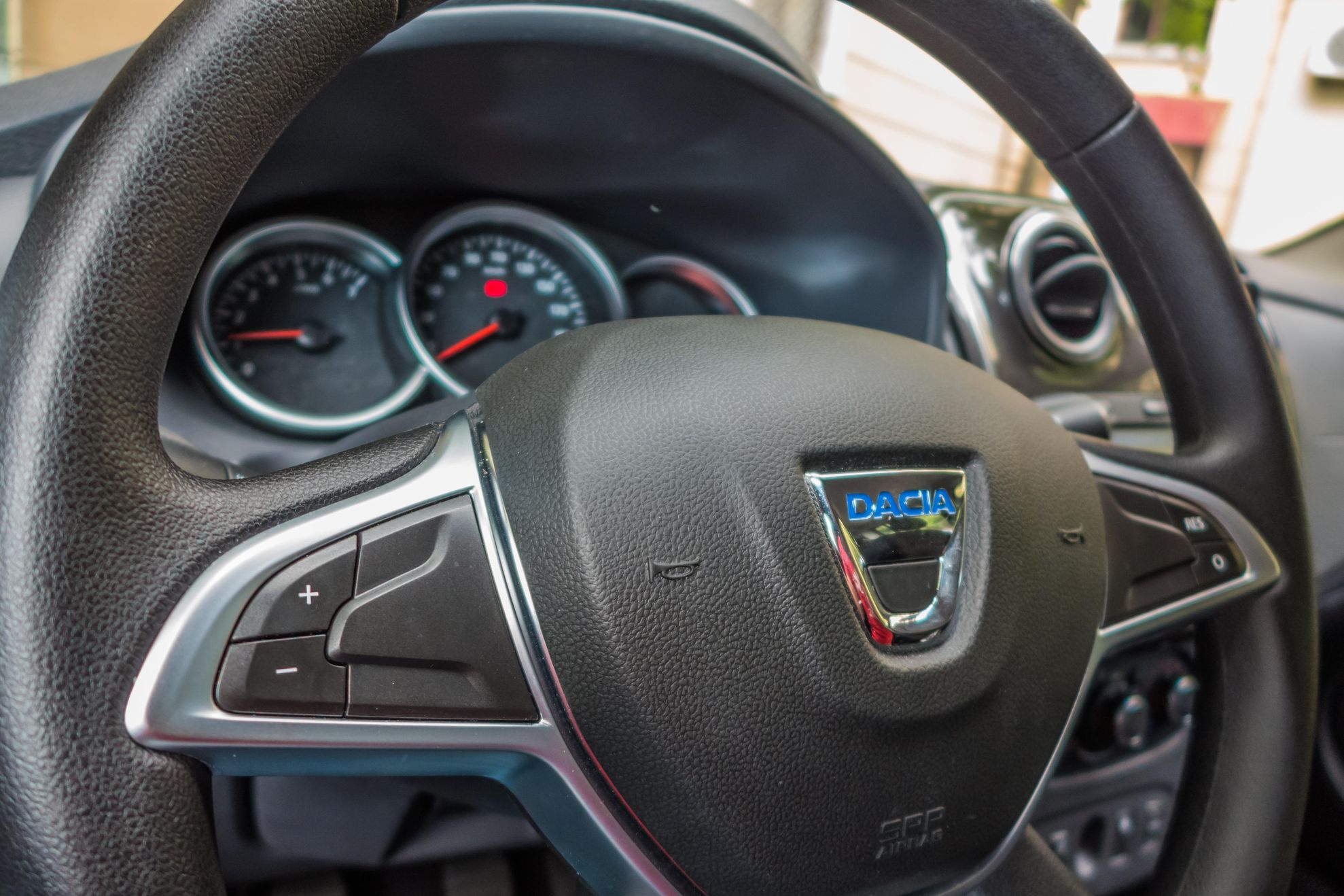 Dacia a scos modelul Logan care a UIMIT Europa: acesta este noul Logan SCe, cu 75 CP