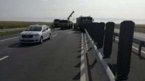 Accident pe Autostrada A1. Trei maşini implicate