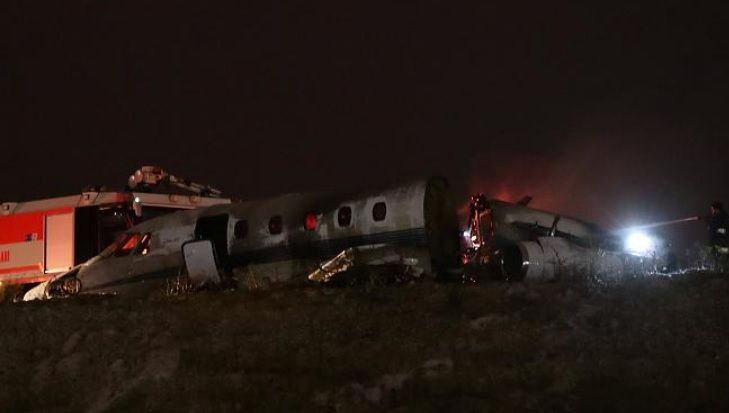 PANICĂ pe Aeroportul Ataturk, din Turcia. Un AVION s-a PRĂBUŞIT la aterizare: 4 victime