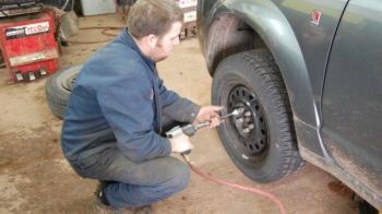 Când trebuie să trecem la cauciucurile de iarnă. Mare atenţie! Putem primi amendă