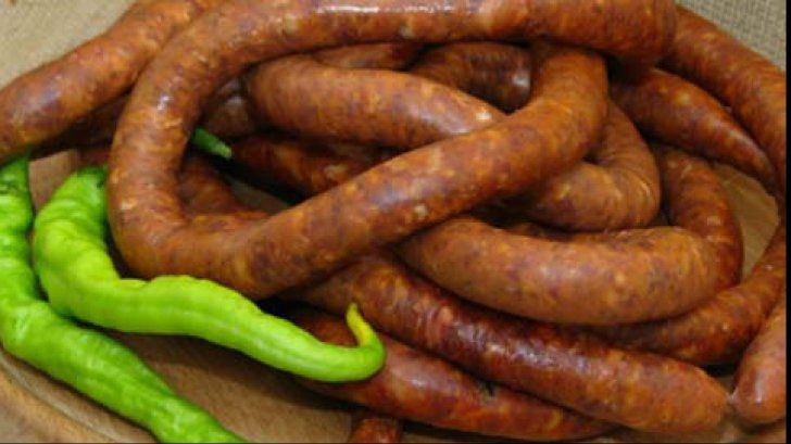 Secretul cârnaţilor de Pleşcoi. Reţeta originală pe care puţină lume o mai ştie