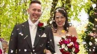 S-a întâmplat chiar după ce au postat pe Facebook imaginea fericirii lor. Familia e în stare de șoc