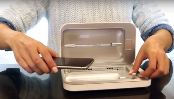 VIDEO. Dispozitivul care "spală telefonul"