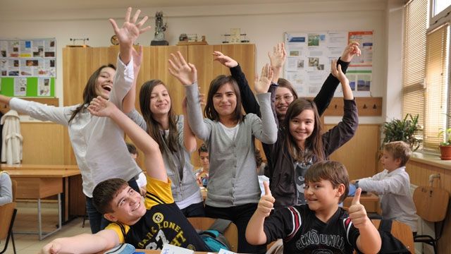 Veşti bune pentru elevii din România. Preşedintele Klaus Iohannis a semnat astăzi decretul