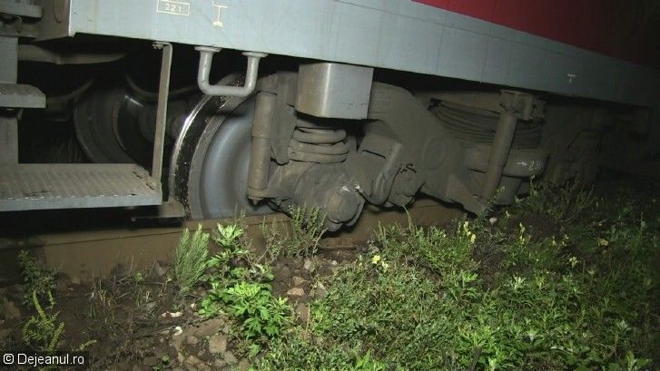 Grav accident feroviar în Dâmbovița. Mecanicul era beat