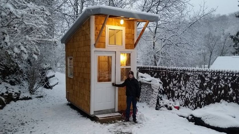 Această locuință de 8 metri pătrați nu e o glumă. Imagini de vis din casa care costă cât un telefon
