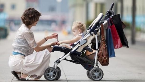 Indemnizaţia plafonată pentru mame intră la vot, la Senat 