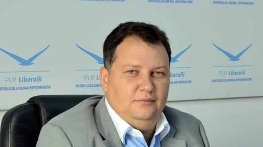 Ministrul Energiei, întrebat dacă a văzut creşteri la carburanţi: "N-am carnet, nu-s şofer"