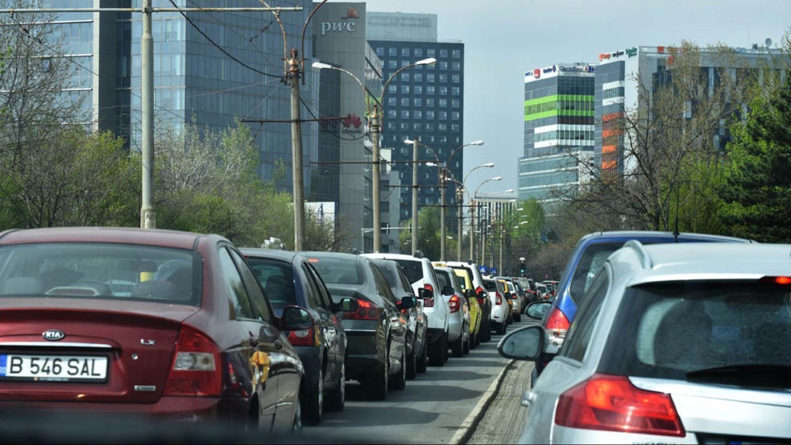 Atenţie, trafic rutier îngreunat în prima zi de şcoală! Care vor fi cele mai AGLOMERATE zone