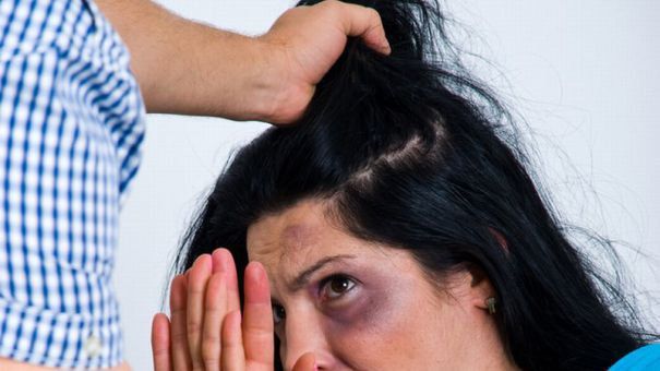 Caz șocant în Brașov! Femeie lovită, sechestrată și împușcată de iubitul gelos