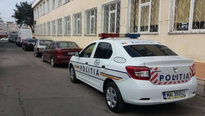 Panică într-o şcoală din Brăila! Un elev a încercat să-și taie venele în timpul orelor